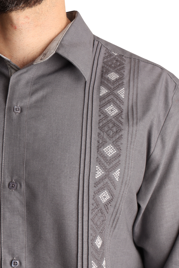 Camisa Guayabera Color Gris Alforzada Manga Larga Bordado Para Caballero
